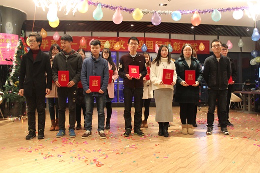 http://jgw.hlxy.edu.cn/__local/5/D8/87/EA266ABAA4DE573774278EDDCBF_B3CF76E8_1C277.jpg?e=.jpg